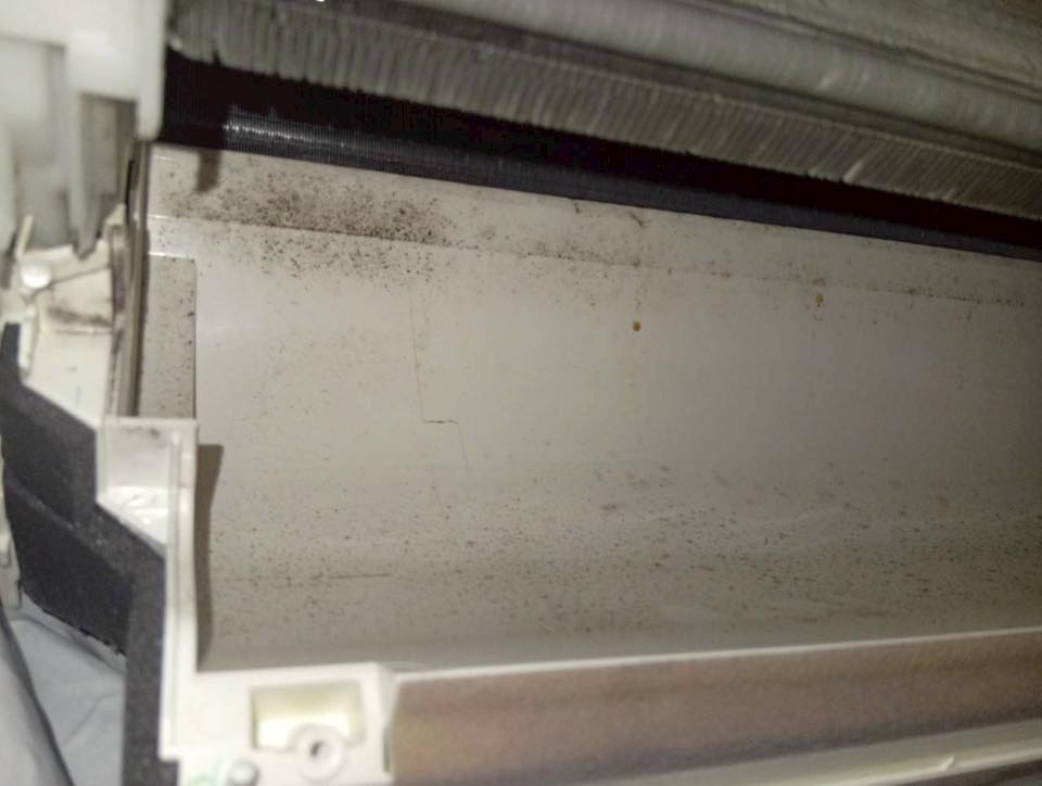 ถาดน้ำทิ้งสกปรก